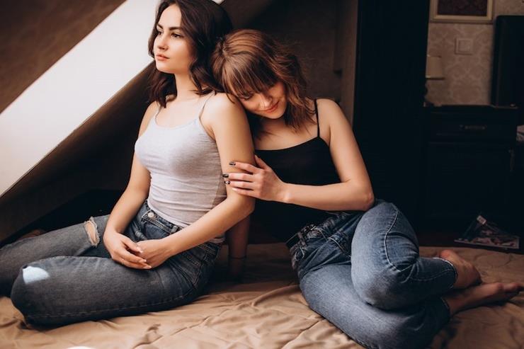 Hire luxury Model Town Escorts Gurgaon
