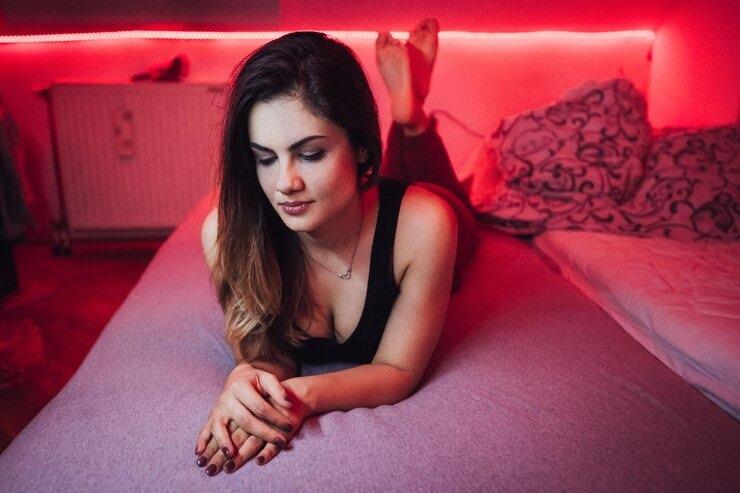 Get access to top Gurgaon Sector 43 Escorts